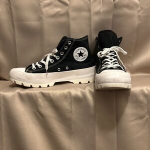 Women’s Converse All Star ChuckTaylor Lugged Black Canvas High Top Sneakers Sz.9